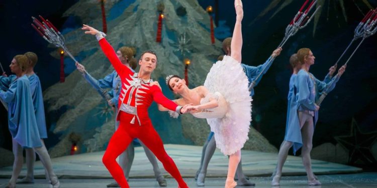 Ballet Clássico de São Petersburgo apresenta “O Quebra-Nozes” com participação de Alexander Volchkov — Foto: Divulgação