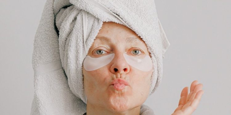 6 erros que você deve evitar cometer ao cuidar da pele