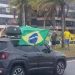 Apoiadores protestam contra prisão em frente ao condomínio de Bolsonaro no Rio