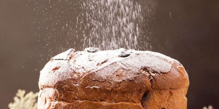 Aprenda como fazer um panetone tradicional em casa