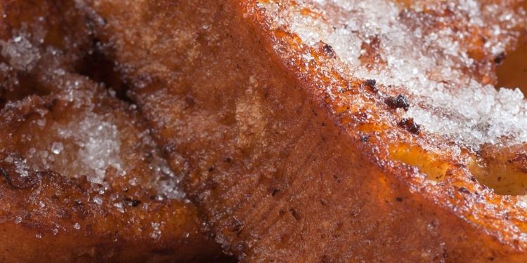 Aprenda como preparar rabanada com leite de coco e creme de tapioca para o Natal