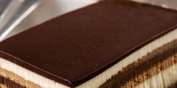 Aprenda em poucos minutos como preparar pavê de creme de avelã