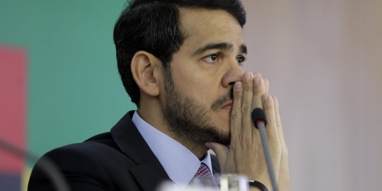 As tentativas fracassadas de aliados de Jorge Messias na busca por apoio de senadores do Centrão