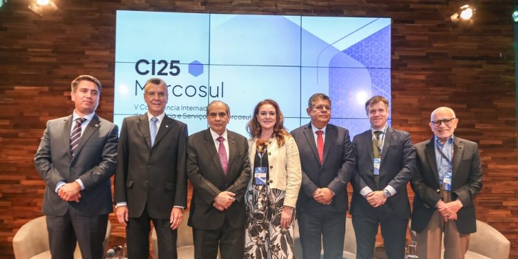 Encontro que reuniu líderes empresariais e diplomatas também destacou os avanços de acordos do mercado comum da América do Sul com blocos relevantes como a União Europeia e a EFTA, formada por Suíça, Noruega, Islândia e Liechtenstein — Foto: Marco Sobral