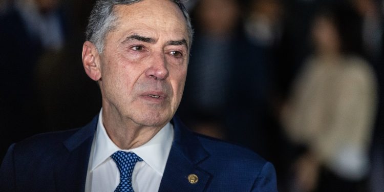 Barroso começa a escrever livro de memórias