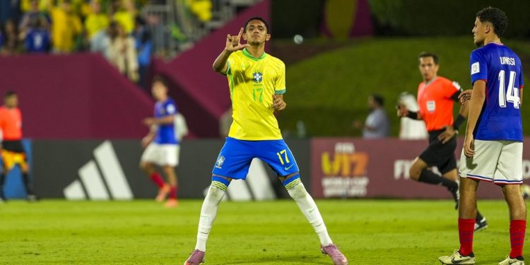 Pietro Tavares empatou para o Brasil aos 44 minutos do segundo tempo — Foto: Nelson Terme / CBF