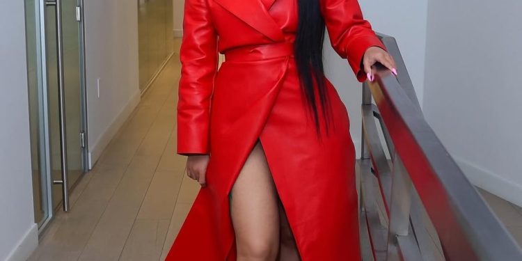 Cardi B causou polêmica ao revelar que não lava o cabelo — Foto: Reprodução Instagram