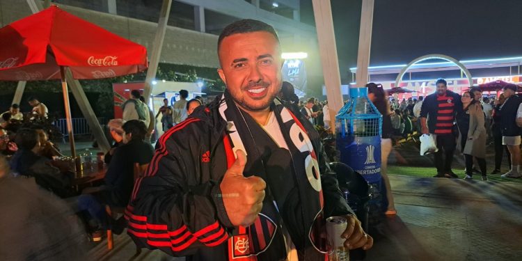 Michel Toledo, torcedor rubro-negro na final da Libertadores — Foto: Davi Ferreira