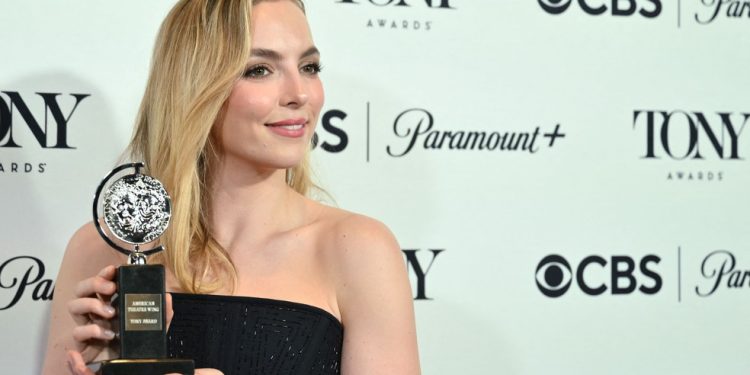Jodie Comer conquista o Tony Awards pela peça "Prima Facie" — Foto: ANGELA WEISS / AFP