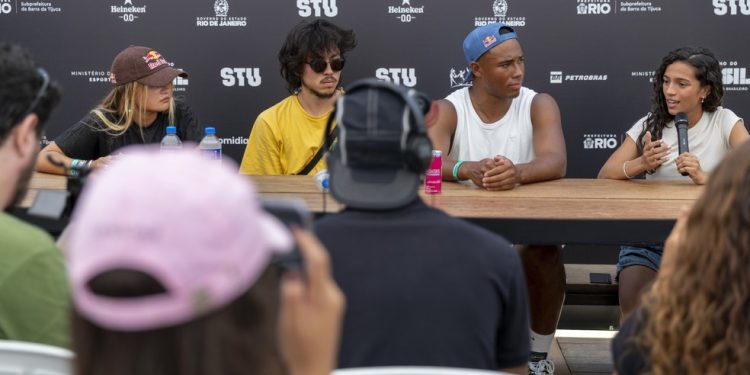 Sky Brown, Augusto Akio, Cordano Russel e Rayssa Leal durante coletiva de imprensa do Pro Tour Rio de Janeiro 2025 — Foto: Divulgação/STU