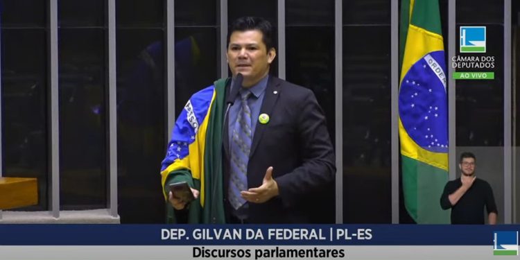 Deputado Gilvan da Federal em sessão na Câmara — Foto: Reprodução