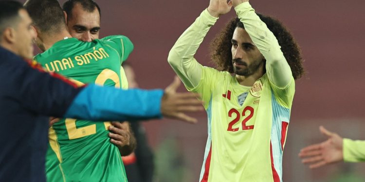 Espanha, de Cucurella, pode se classificar diretamente — Foto: Giorgi ARJEVANIDZE / AFP