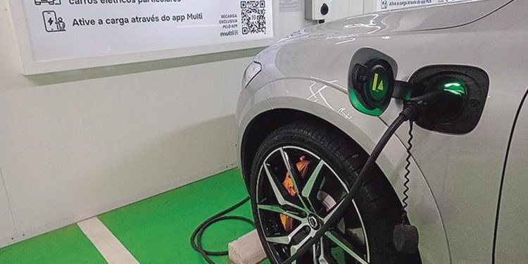 Recarga de carros elétricos: serviço indispensável — Foto: Divulgação