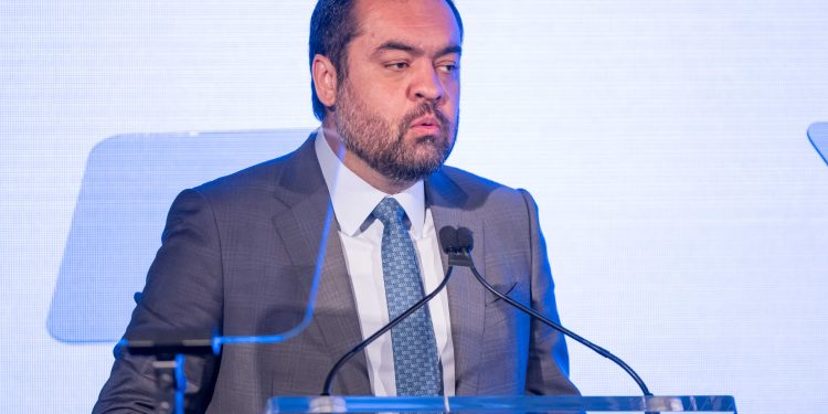 Decisões sobre Master e Manguinhos reacendem debate sobre gestão do governo do Rio