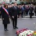 Altos funcionários do governo da França, incluindo o presidente Emmanuel Macron, participaram de uma homenagem às vítimas dos atentados em Paris — Foto: Ludovic Marin / AFP