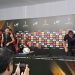 Filipe Luís toma banho de água gelada, em comemoração por título da Libertadores — Foto: Davi Ferreira/ Jornal O GLOBO