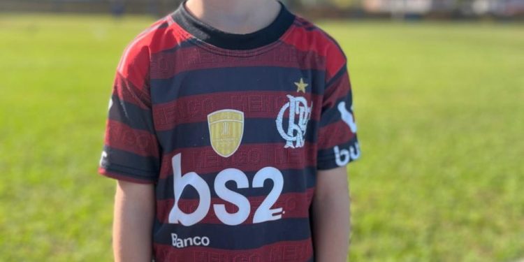Davi, de 7 anos, é fanático pelo Flamengo — Foto: Arquivo Pessoal