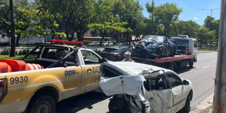 Porsche avaliado em R$ 1 milhão era dirigido pelo empresário Fernando Sastre de Andrade Filho — Foto: Reprodução/TV Globo