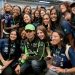 Gabriel Bortoleto participar de ação de patrocinador com fãs no Autódromo de Interlagos — Foto: Nelson ALMEIDA / AFP