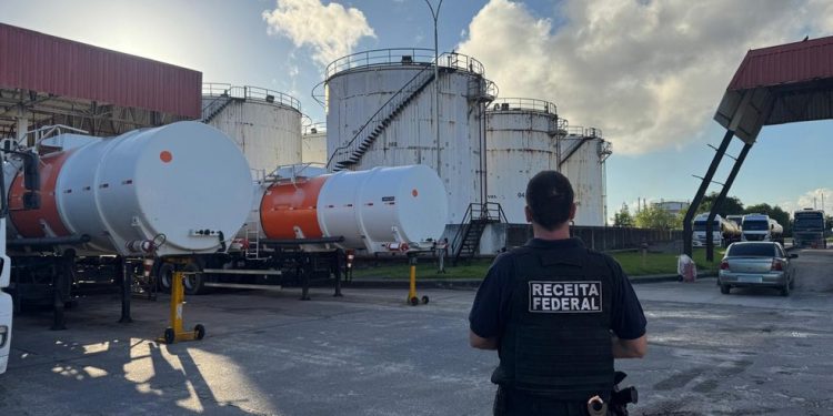 Operação Poço de Lobato foi às ruas ontem com participação da Receita Federal — Foto: Divulgação