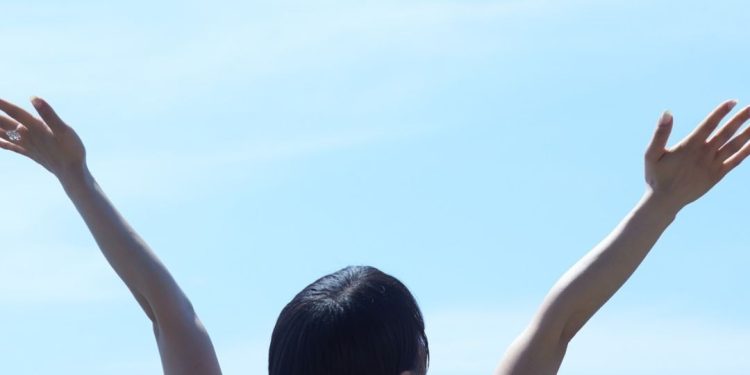 Especialista dá dicas, baseadas em ciência, que podem te ajudar a ser mais feliz