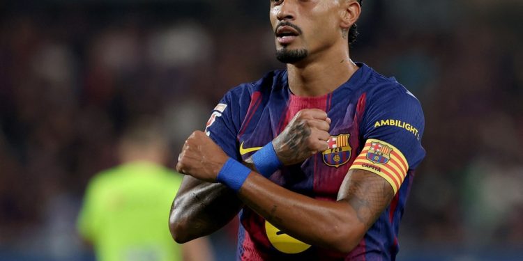 Bola de Ouro 2025: Raphinha, do Barcelona, o melhor jogador do mundo — Foto: Lluis GENE / AFP