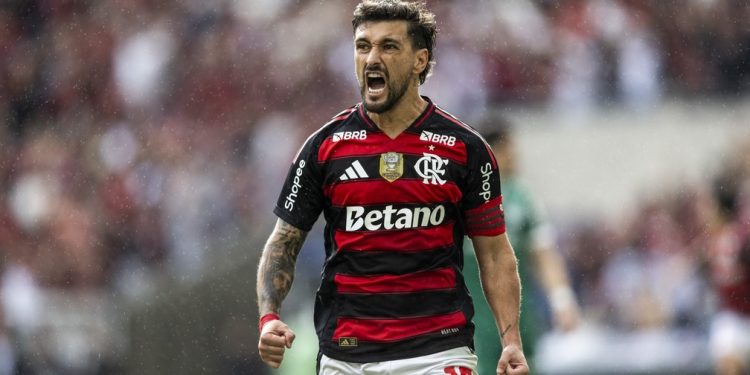 Arrascaeta, que deve voltar hoje, fez parte do elenco campeão de 2020 — Foto: Guito Moreto