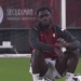 Ligue 1: jogador fica sentado durante aquecimento ao saber que seria reserva; vídeo