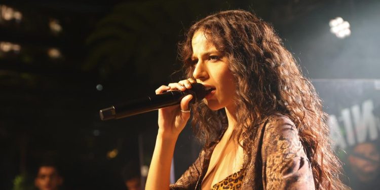 Marina Sena iluminou a festa de lançamento da coleção de beachwear da marca italiana Calzedonia, no Rio de Janeiro, na noite desta quinta-feira (6) — Foto: Divulgação