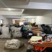 Material acumulado na base de captação da cooperativa na Rua Padre Anchieta 76, em São Domingos: parceria com a Clin — Foto: Filipe Bias