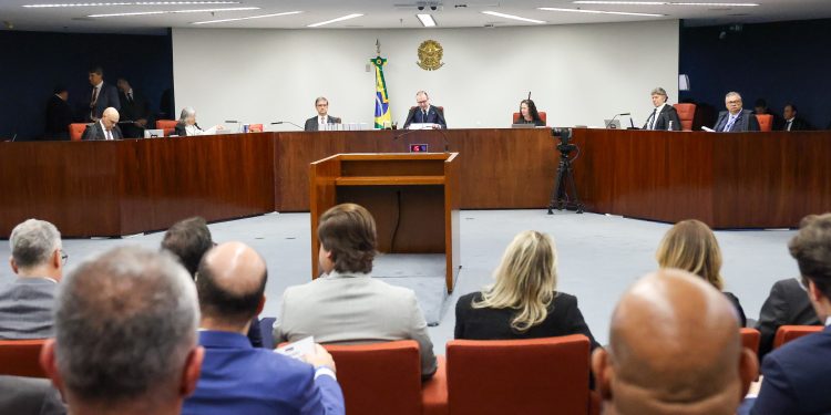 Momento é histórico e é hora de o Brasil criar uma vacina contra o golpismo