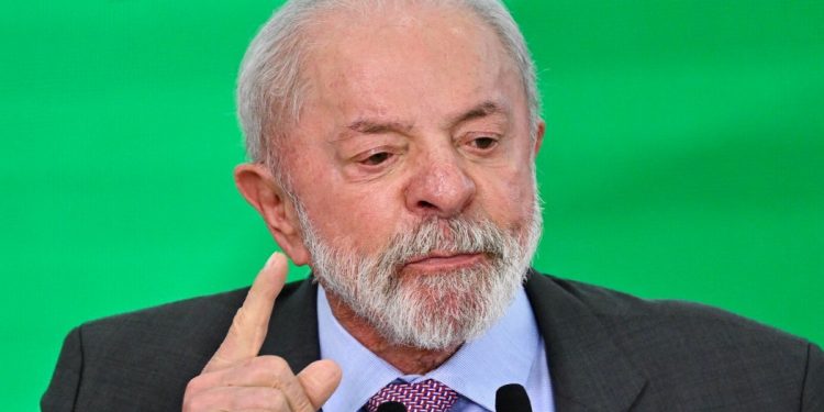 Mudança de tom de Lula sobre megaoperação no Rio foi 'da cabeça dele'
