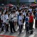 Jovens chineses fazem o “Gaokao” em junho deste ano: prova é tida como o maior “vestibular” do mundo — Foto: Adek Berry/AFP