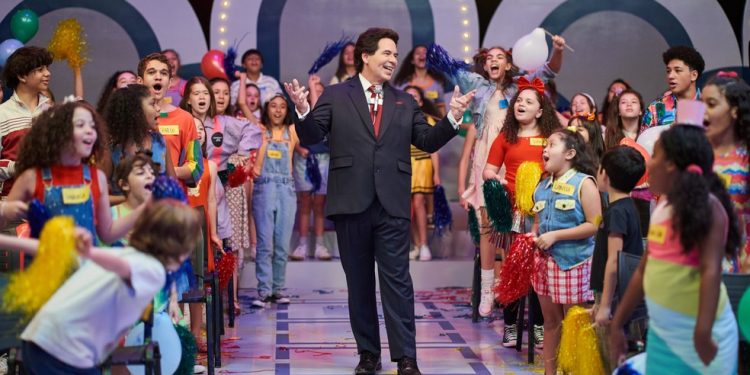 Bastidores da campanha são contados por meio do programa dominical de Silvio Santos — Foto: Divulgação/Fernando Pastorelli
