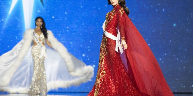 Miss México, Fatima Bosch, conquistou a coroa de Miss Universo 2025 — Foto: Getty Images