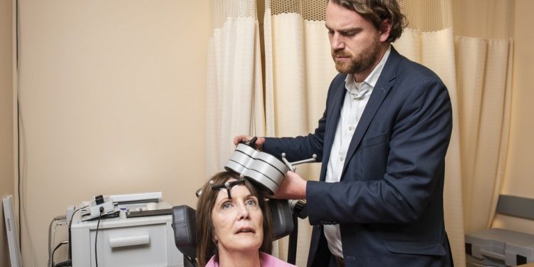 Nolan Williams, neurocientista que criou técnica de estimulação cerebral para tratar a depressão, morre aos 43 anos. — Foto: Arquivo Pessoal via The New York Times
