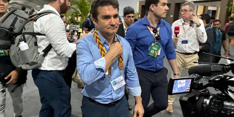 Celso Sabino após incêndio que obrigou evacuação da COP30 — Foto: Rafael Garcia
