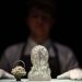 Ovo Fabergé avaliado em R$ 133,7 milhões encomendado em 1913 por último czar da Rússia será leiloado — Foto: Henry Nicholls/AFP