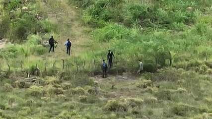 Drones filmam membros de facção escondidos em mata no Recôncavo Baiano