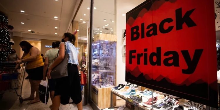 A Black Friday já virou parte do calendário comercial brasileiro — Foto: Maria Isabel Oliveira/Agência O Globo