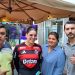O Bar Galena, em Lima, recebe torcedores do Flamengo com camisas e jogo no telão — Foto: Davi Ferreira