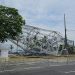 Estrutura da árvore de Natal desabou em São Francisco: prefeitura diz que não pagará pela montagem — Foto: Divulgação/Vítor Vale
