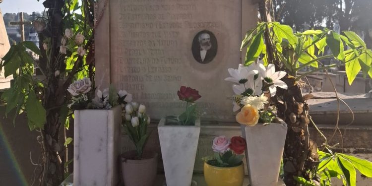 Túmulo de Bezerra de Menezes — Foto: Divulgação