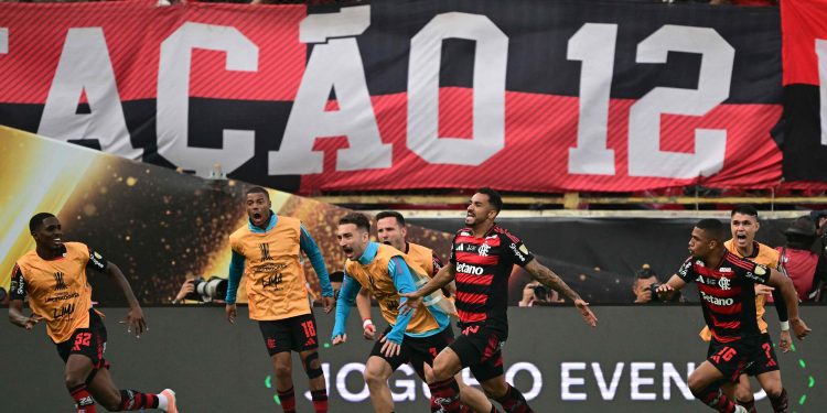 Veja o horário da chegada do Flamengo, tetracampeão da Libertadores, no Rio