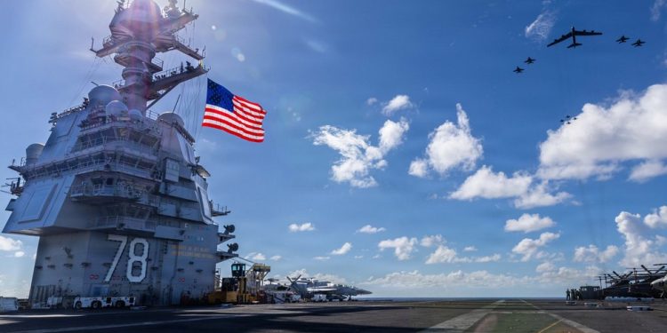 Porta-aviões USS Gerald R. Ford, os maiores do mundo, chegam ao Caribe, em meio à mobilização de tropas americanas na região — Foto: Reprodução / Comando Sul dos EUA