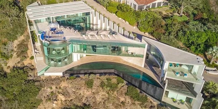 Área interna da mansão de Alice Keys — Foto: Zillow Real Estate/Reprodução