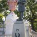 Estátua de Pedro II voltada para a Alameda das Sapucaias, na Quinta da Boa Vista — Foto: Guito Moreto / Agência O Globo