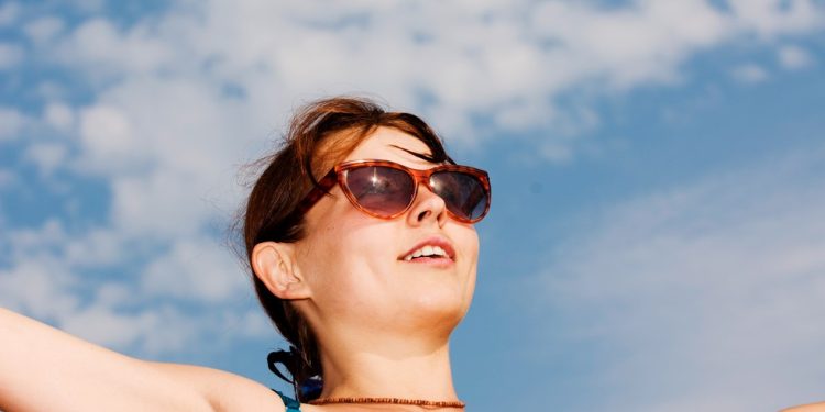 A preparação da pele para o verão deve começar antes das altas temperaturas — Foto: Freepik
