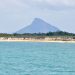 O Monte Pascoal, em Porto Seguro, na Bahia: supostamente lembrado na carta de Pero Vaz de Caminha — Foto: Heris Luiz Cordeiro Rocha/Wikimedia Commons