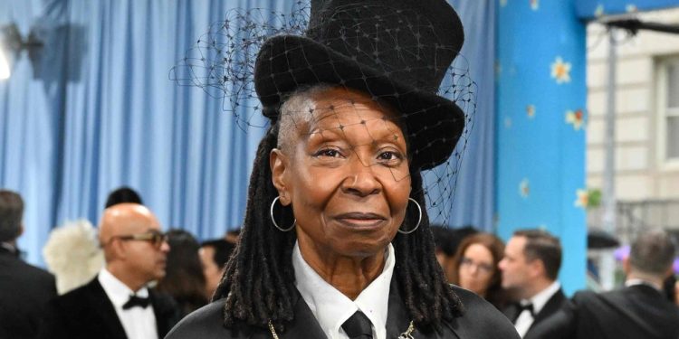 Whoopi Goldberg no Met Gala 2025 — Foto: Angela WEISS / AFP